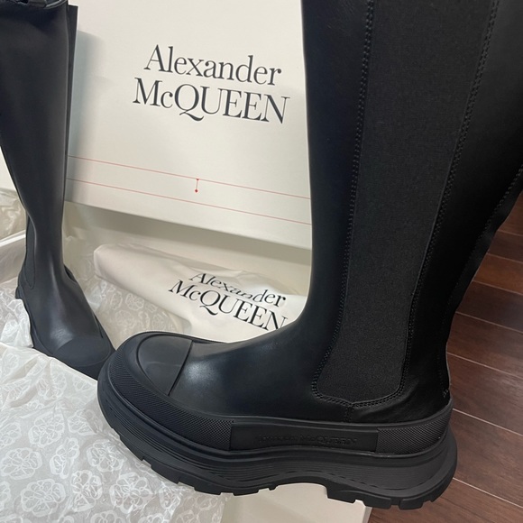 COPY - BNIB Alexander McQueen 666410WHZ66 Woman’s boot Black 40 - Picture 15 of 16